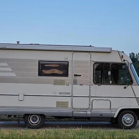 Camping Camper Nuit Aeroport *